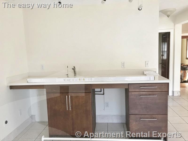 24 Ashland St, Medford Square