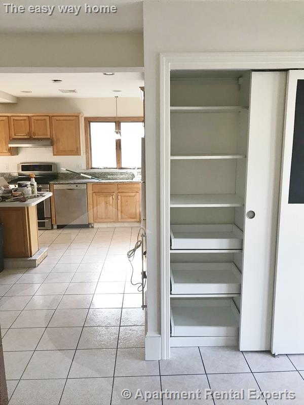 24 Ashland St, Medford Square