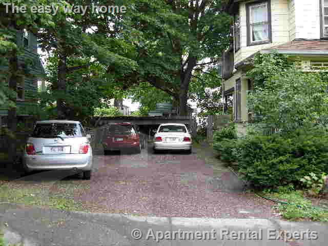 27 Hillsdale Rd, Tufts