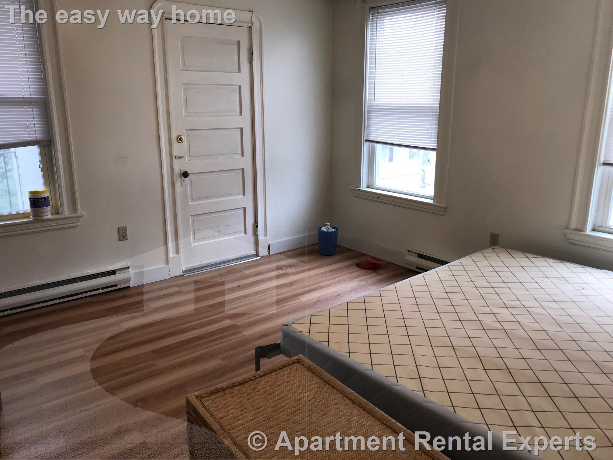 14 Garrison Ave, Teele Square