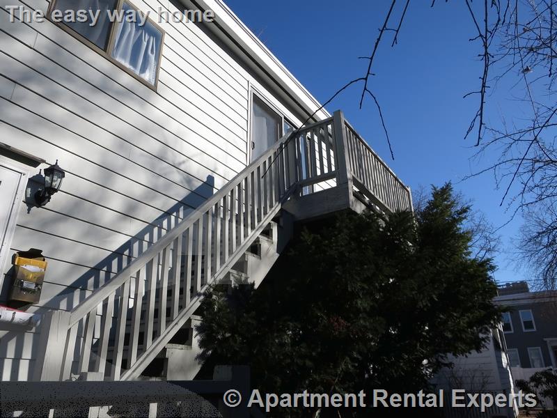 61A Sixth St, East Cambridge