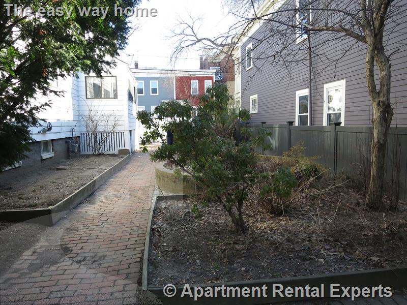 61A Sixth St, East Cambridge