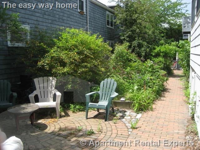 61A Sixth St, East Cambridge