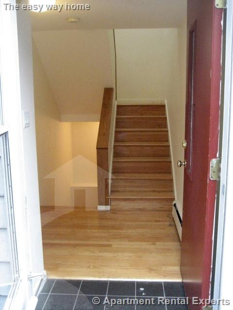 61A Sixth St, East Cambridge