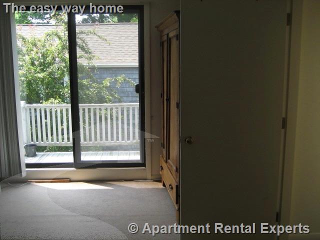 61A Sixth St, East Cambridge