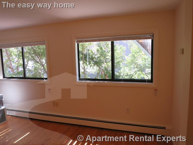 61A Sixth St, East Cambridge