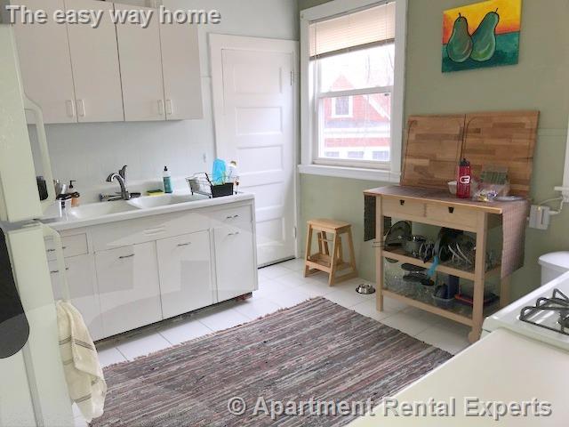 81 College Ave, Davis Square