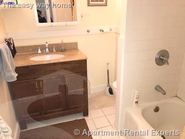 81 College Ave, Davis Square