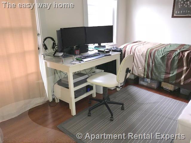 81 College Ave, Davis Square