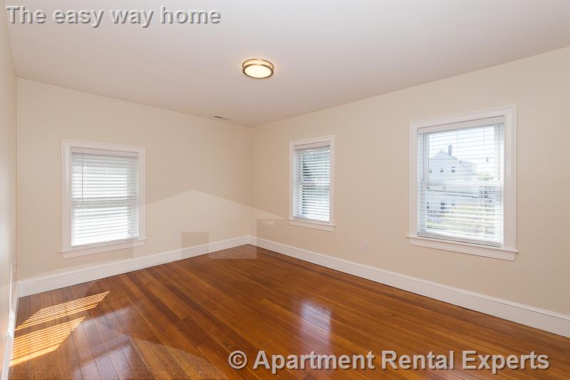 9-11 Rock Valley Ave, Everett