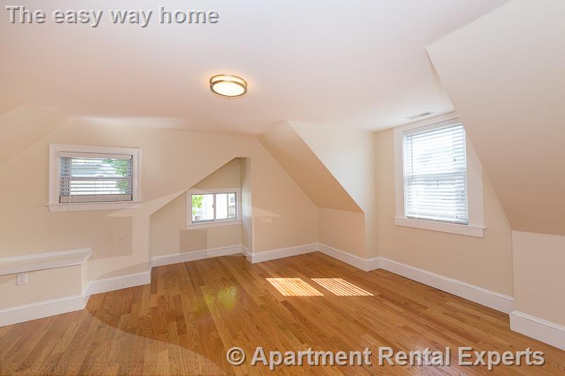 9-11 Rock Valley Ave, Everett