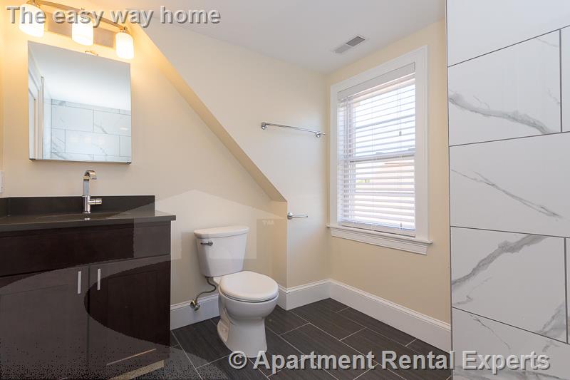 9-11 Rock Valley Ave, Everett