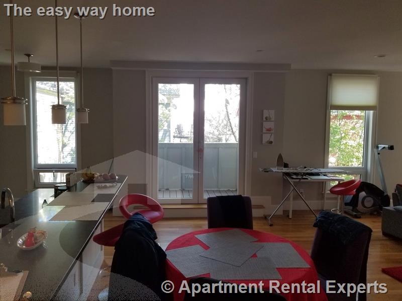 168 Hampshire, Central Square