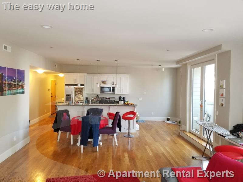 168 Hampshire, Central Square