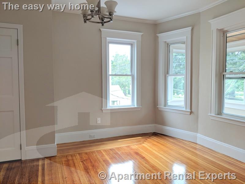 171 College Ave, Davis Square