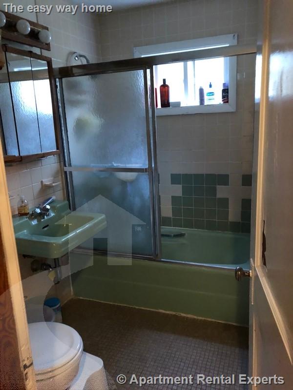 265 Boston Ave, Tufts