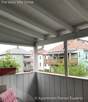 12 Willard Ave, Tufts