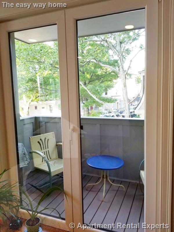 168 Hampshire, Central Square