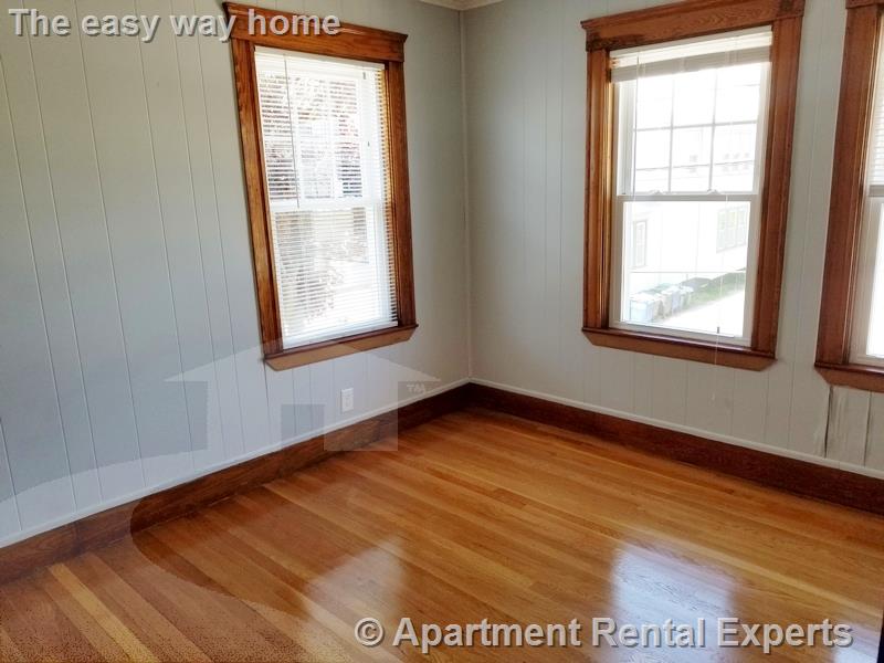 20 Governor Winthrop Rd, Ten Hills