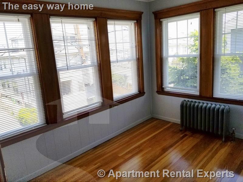 20 Governor Winthrop Rd, Ten Hills