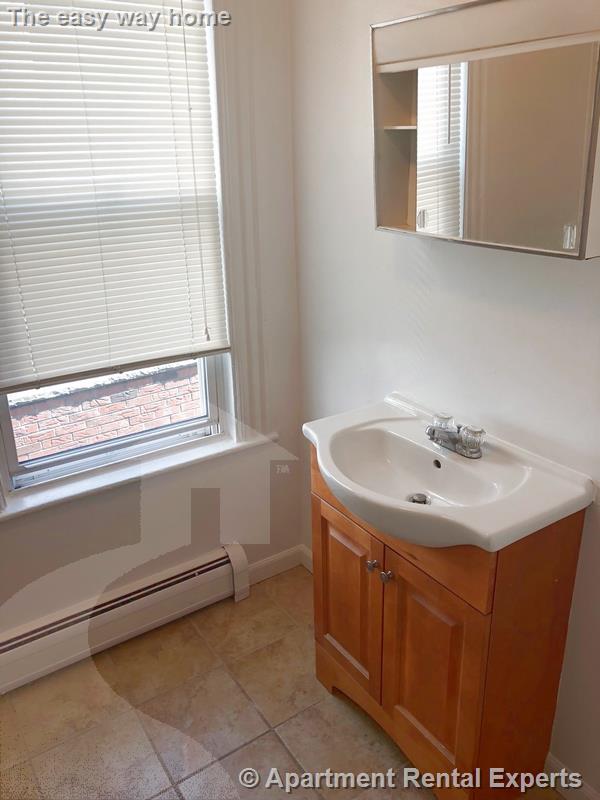 10 Garrison Ave, Teele Square