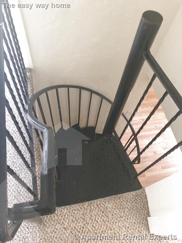 10 Garrison Ave, Teele Square