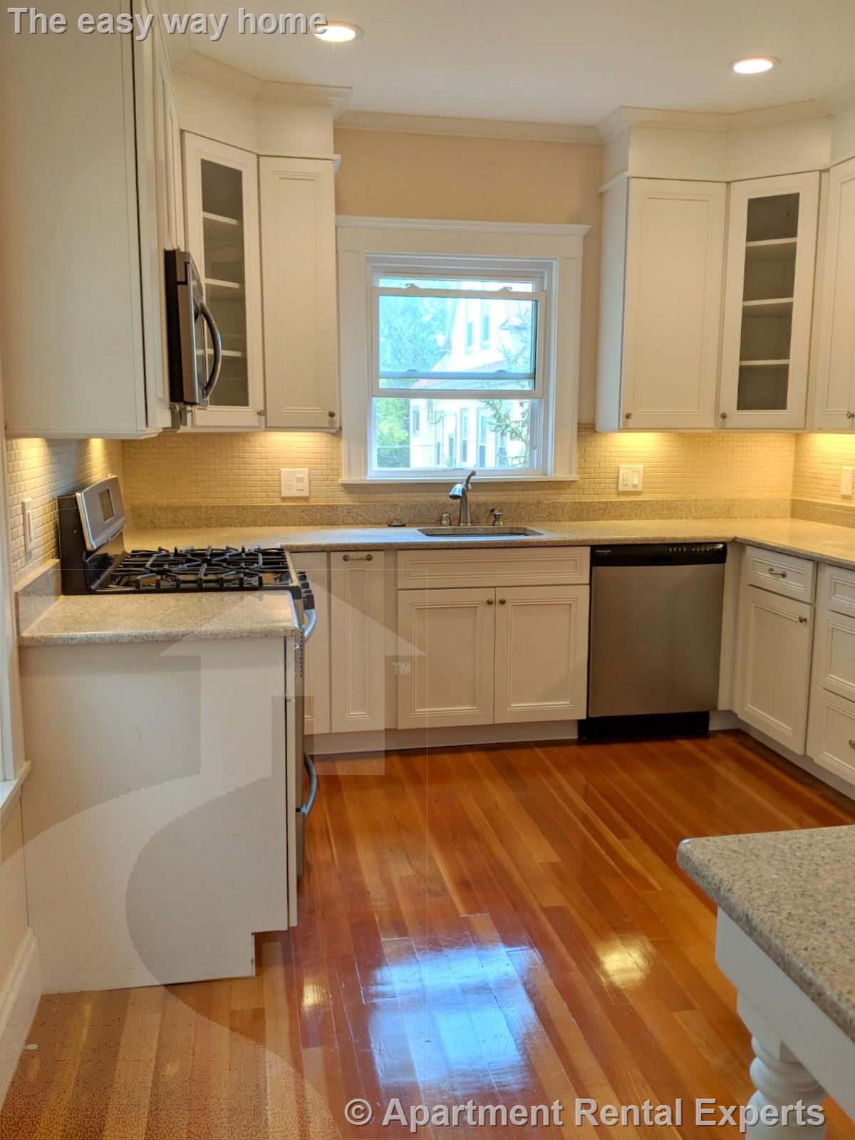 9 Whitfield Rd, Davis Square