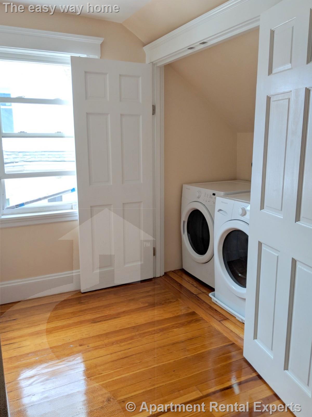 9 Whitfield Rd, Davis Square