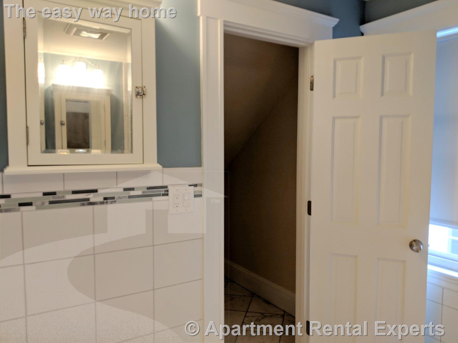 9 Whitfield Rd, Davis Square