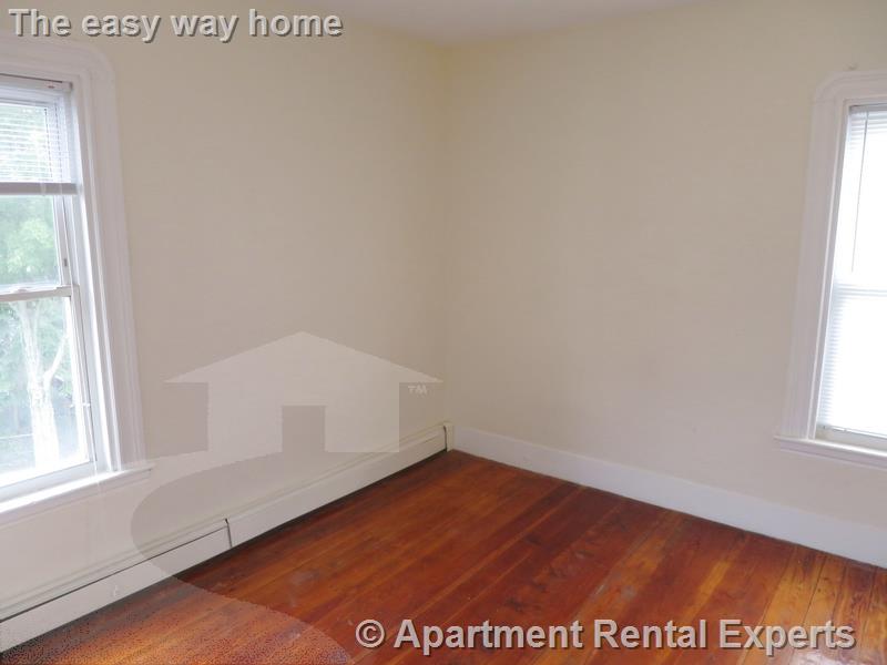 454 Broadway, Magoun Square