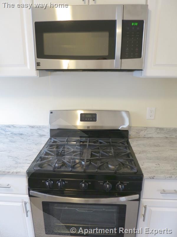 454 Broadway, Magoun Square