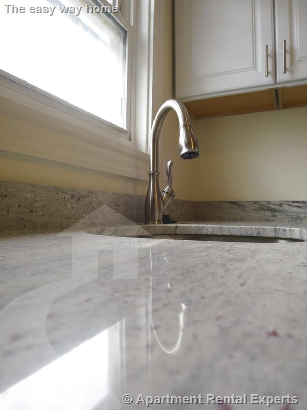 454 Broadway, Magoun Square