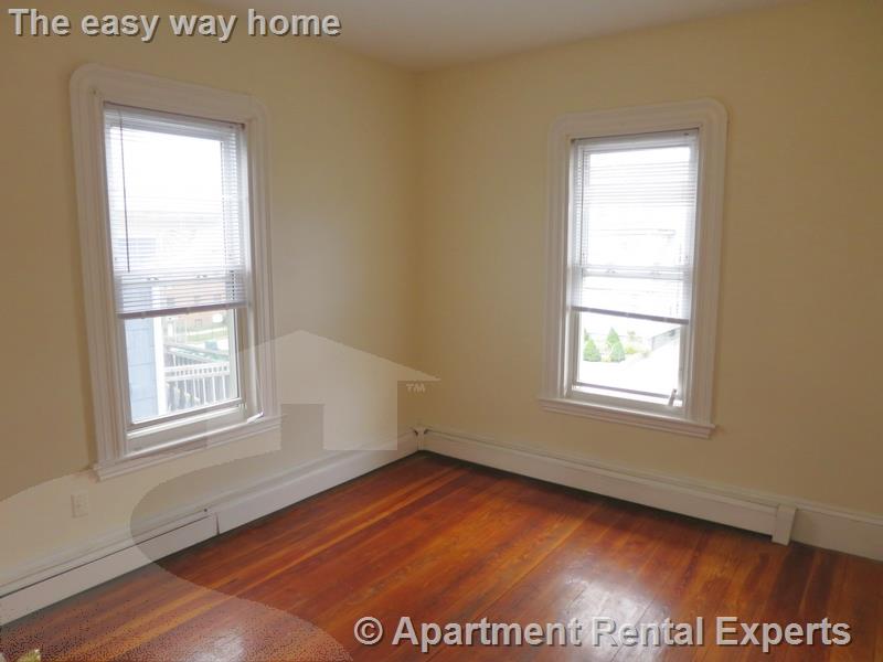 454 Broadway, Magoun Square