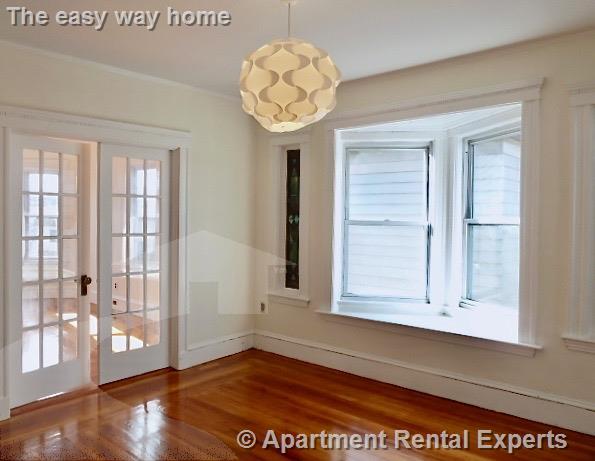 12 Willard Ave, Tufts