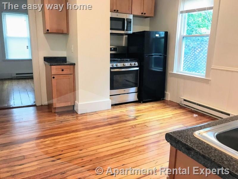 2 Hampshire Ct, Inman Square