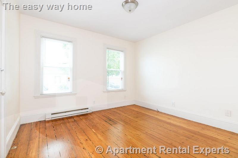 2 Hampshire Ct, Inman Square