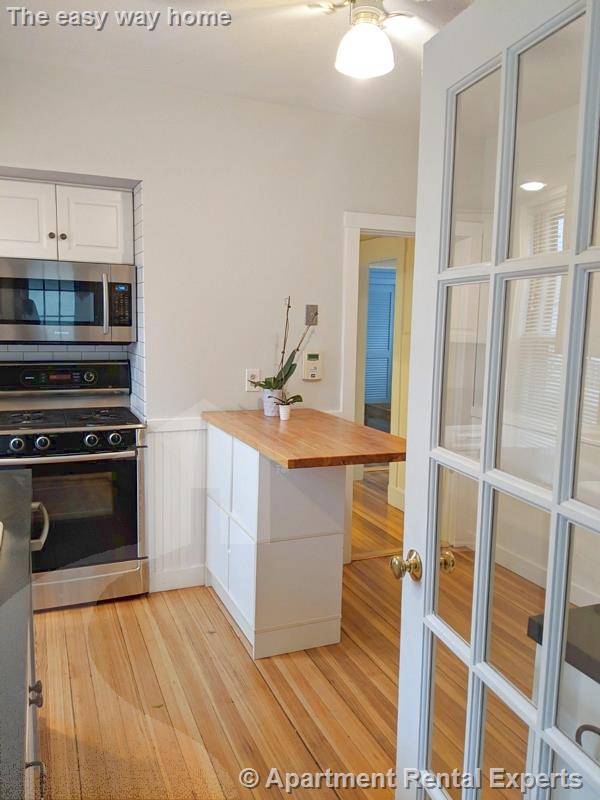 25 Leonard St, Davis Square