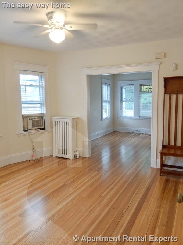 25 Leonard St, Davis Square