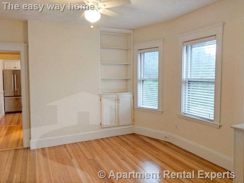 25 Leonard St, Davis Square