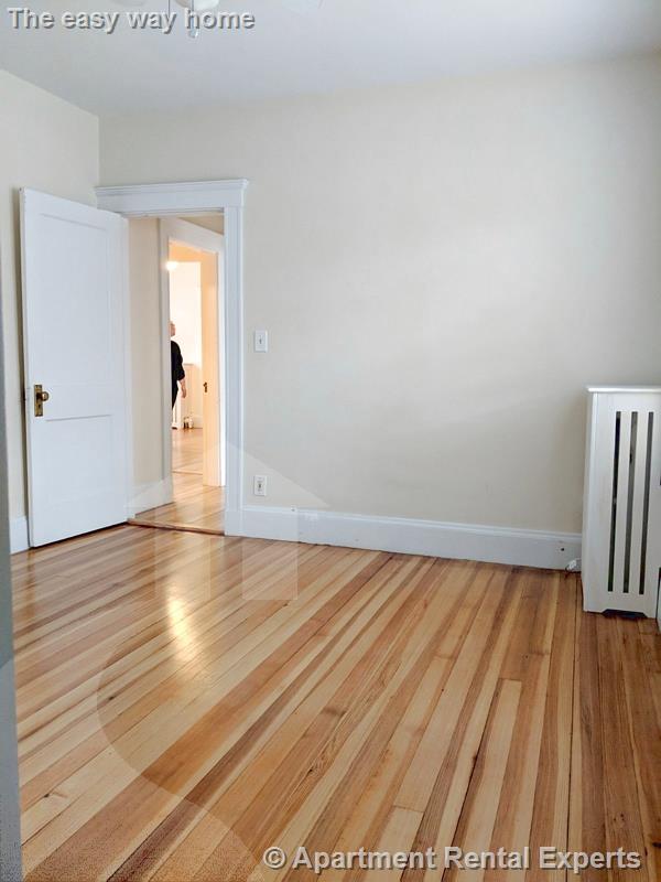 25 Leonard St, Davis Square