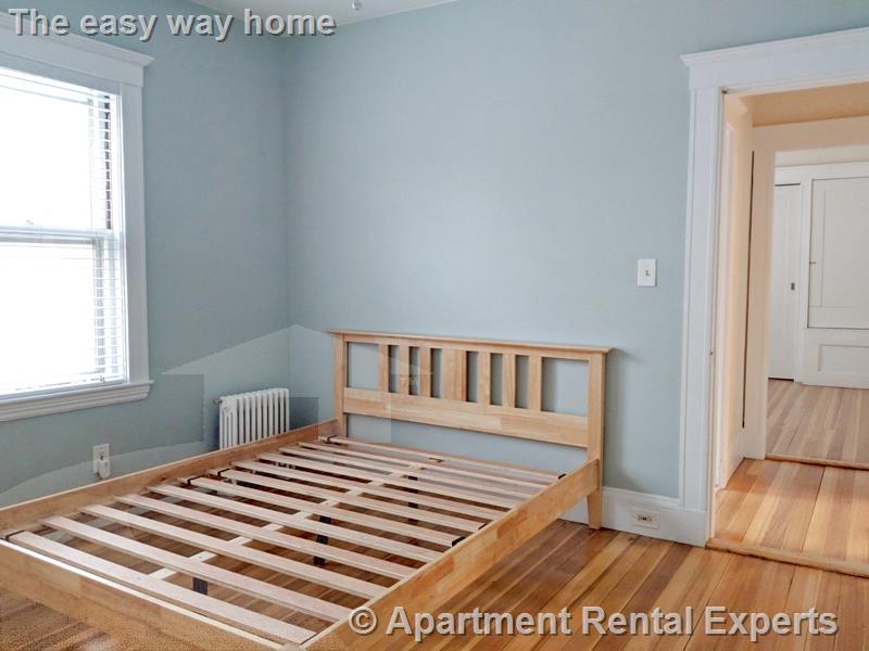 25 Leonard St, Davis Square