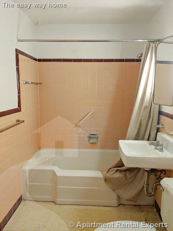 276 Massachusetts Ave, East Arlington