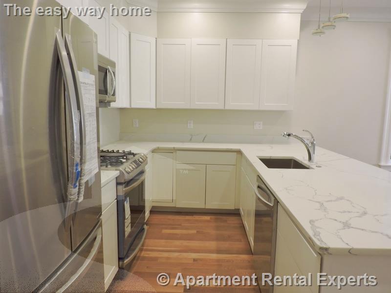 472 Green St, Central Square