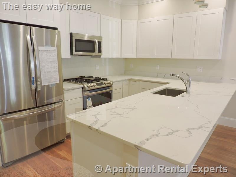 472 Green St, Central Square