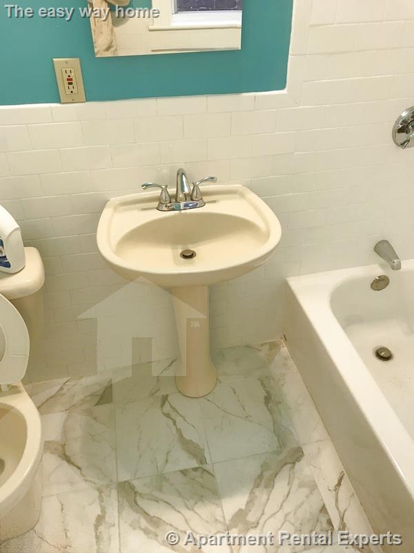 20 Dudley St, Davis Square