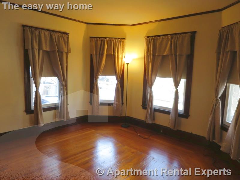 35 Willow Ave, Porter Square