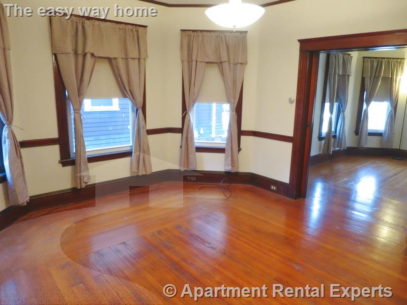 35 Willow Ave, Porter Square