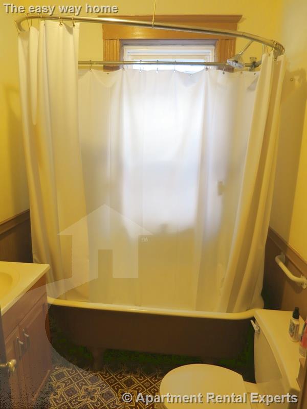 35 Willow Ave, Porter Square