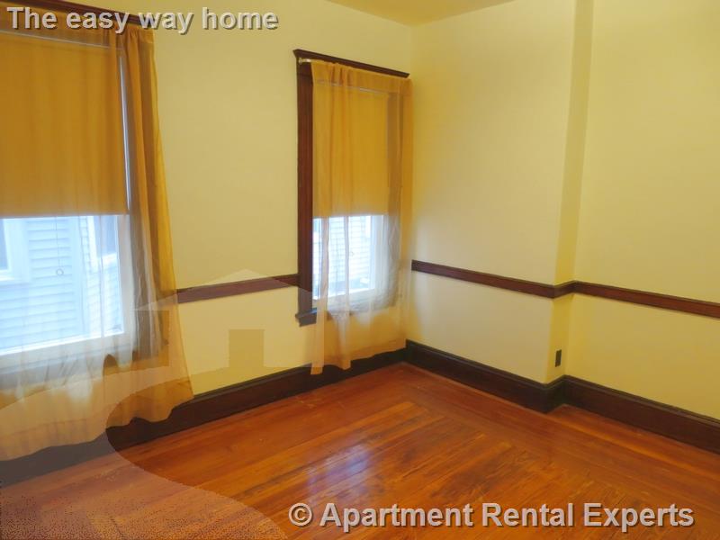 35 Willow Ave, Porter Square