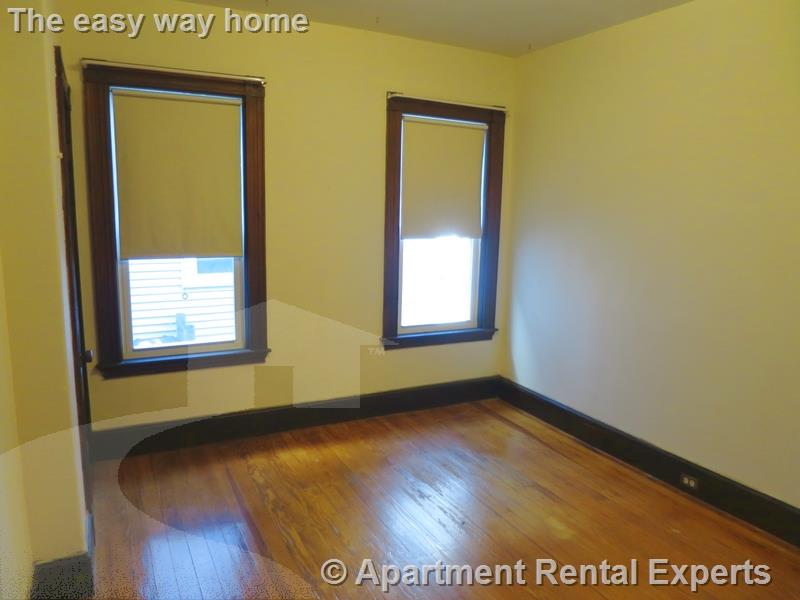 35 Willow Ave, Porter Square